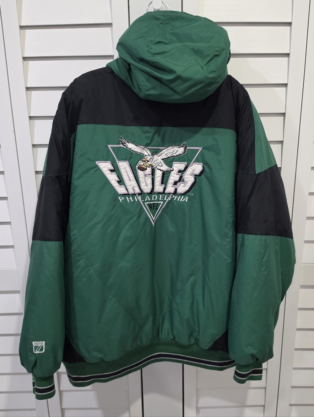 Vintage 90s Logo 7 NFL Philadelphia Eagles Puffer Jacket w Sewn Logos - Sz. XL